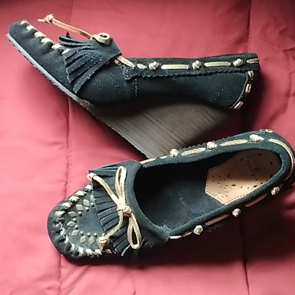 Beautiful, comfortable moccasin wedge